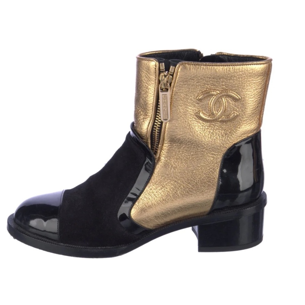 Authentic CHANEL Interlocking CC Logo Moto Boots